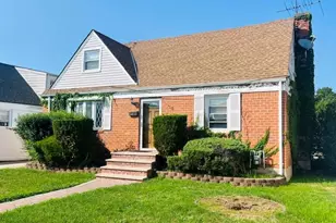 28 Monaco Ave, Elmont, NY 11003 - Photo 3