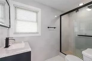 329 E Euclid St, Valley Stream, NY 11580 - Photo 15