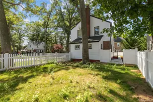 329 E Euclid St, Valley Stream, NY 11580 - Photo 25