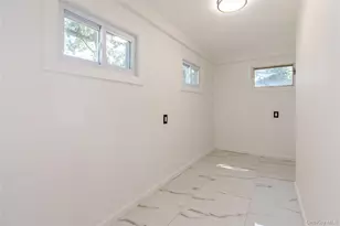 329 E Euclid St, Valley Stream, NY 11580 - Photo 5