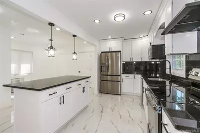 329 E Euclid Street, Valley Stream, NY 11580 - Photo 7