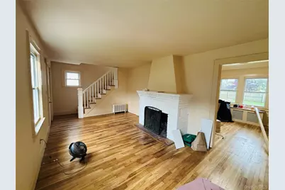 29 Roosevelt Street, Glen Cove, NY 11542 - Photo 3