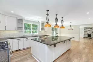 5 Hemingway Dr, Dix Hills, NY 11746 - Photo 11