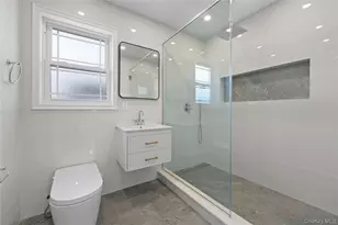 172-12 65th Ave, Fresh Meadows, NY 11365 - Photo 23