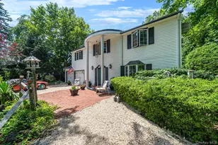 14 Birchfield Ct, Coram, NY 11727 - Photo 3
