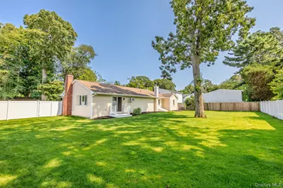 126 Holiday Boulevard, Center Moriches, NY 11934 - Photo 27