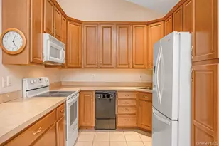 130 Francesca Way, Amityville, NY 11701 - Photo 3