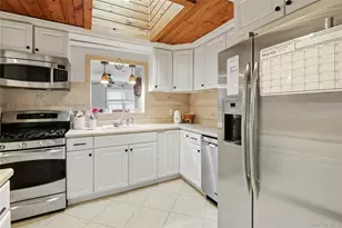 228 Island Pkwy W, Island Park, NY 11558 - Photo 9