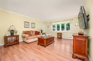 42 Pine Acre Dr, Smithtown, NY 11787 - Photo 5