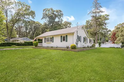 42 Pineacre Drive, Smithtown, NY 11787 - Photo 3