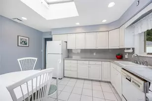 42 Pine Acre Dr, Smithtown, NY 11787 - Photo 9
