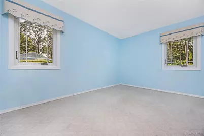 42 Pineacre Drive, Smithtown, NY 11787 - Photo 19