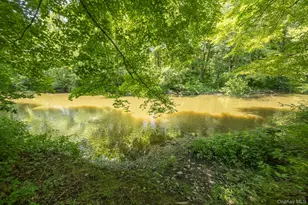 13-14 Creekside Pl, Pleasant Valley, NY 12569 - Photo 11