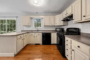 13-14 Creekside Pl, Pleasant Valley, NY 12569 - Photo 33