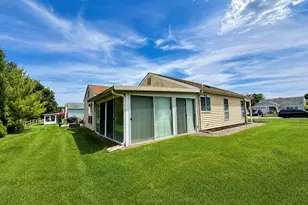 545 Stratford Ln, Ridge, NY 11961 - Photo 17