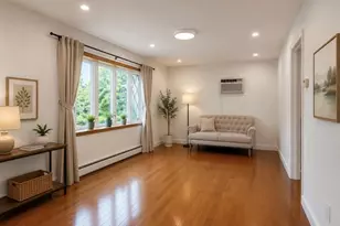 37 Magnolia Ave, Floral Park, NY 11001 - Photo 5
