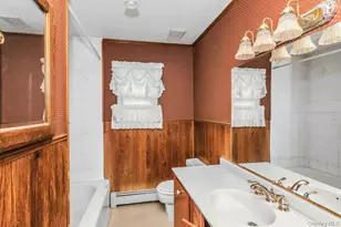 2082 Central Dr N, East Meadow, NY 11554 - Photo 9