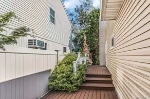 2082 Central Dr N, East Meadow, NY 11554 - Photo 17