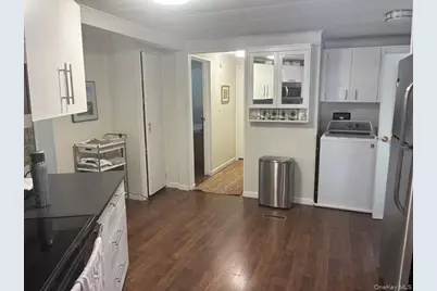1661 Old Country Road #17, Riverhead, NY 11901 - Photo 3