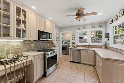 30 Birchbrook Road, Bronxville, NY 10708 - Photo 11
