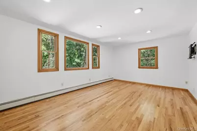 20 Williamsburg Drive, Northport, NY 11768 - Photo 17