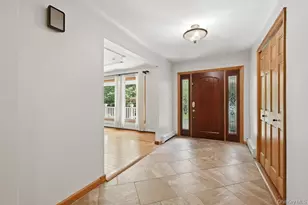 20 Williamsburg Dr, Northport, NY 11768 - Photo 5