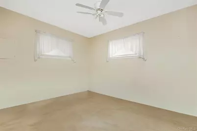 19 Glenda Drive, Deer Park, NY 11729 - Photo 11