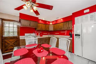 19 Glenda Dr, Deer Park, NY 11729 - Photo 7