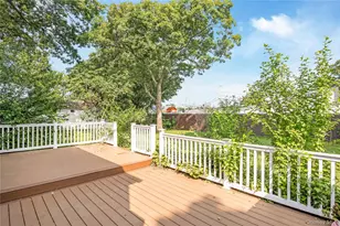 525 Beech St, North Babylon, NY 11703 - Photo 21
