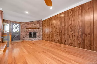 525 Beech Street, North Babylon, NY 11703 - Photo 11