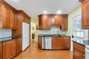 2362 6th St, East Meadow, NY 11554 - Photo 11