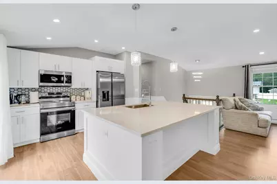 8 Fairway Drive, Port Jefferson Station, NY 11776 - Photo 9