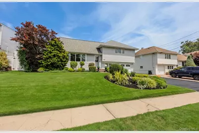286 E Lexington Avenue, Oceanside, NY 11572 - Photo 1
