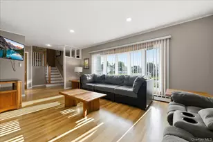 658 Richmond Rd, East Meadow, NY 11554 - Photo 7
