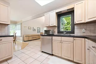 658 Richmond Rd, East Meadow, NY 11554 - Photo 13