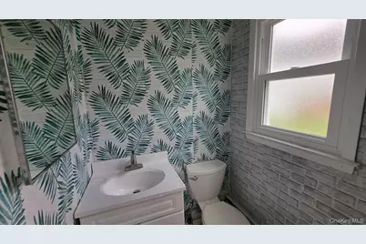 28 Roundhill Drive, Yonkers, NY 10710 - Photo 7