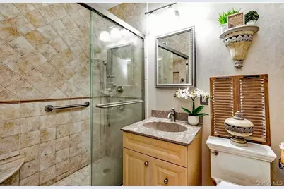 27010 Grand Central Parkway #4J, Floral Park, NY 11005 - Photo 5
