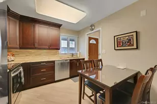 9 Heritage Dr, New City, NY 10956 - Photo 5