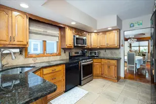 714 Wyckoff Ave, Bellmore, NY 11710 - Photo 11