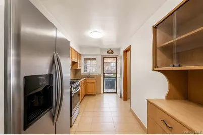 868 E 216th Street, Bronx, NY 10467 - Photo 11