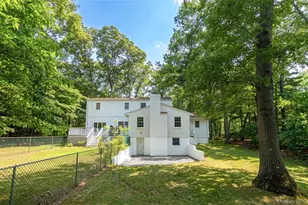 1540 Laurelwood Dr, Laurel, NY 11948 - Photo 17