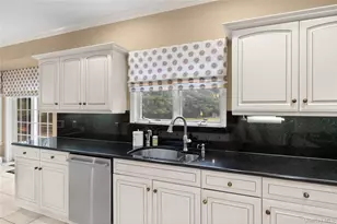 56 Sage Hollow Ct, Dix Hills, NY 11746 - Photo 7