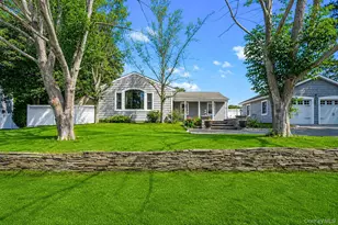 23 Cottage Dr, Farmingville, NY 11738 - Photo 5