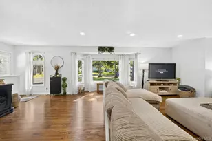 24 Bauer Ave, Manorville, NY 11949 - Photo 7