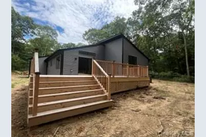 17 Bittersweet Avenue, Hampton Bays, NY 11946 - Photo 3