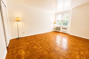 67-50 Thornton Pl, Forest Hills, NY 11375 - Photo 5