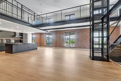12 Roosevelt Avenue #B, Roslyn, NY 11576 - Photo 5