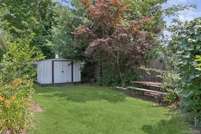 8 Beecher Avenue, East Islip, NY 11730 - Photo 21