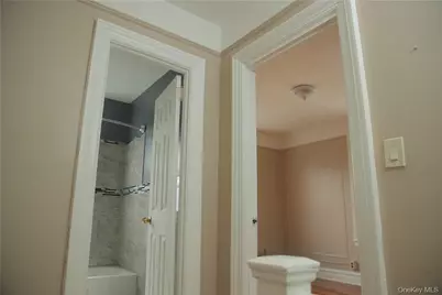 4457 Mundy Lane, Bronx, NY 10466 - Photo 11