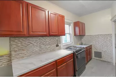 1643 Lurting Avenue, Bronx, NY 10461 - Photo 5